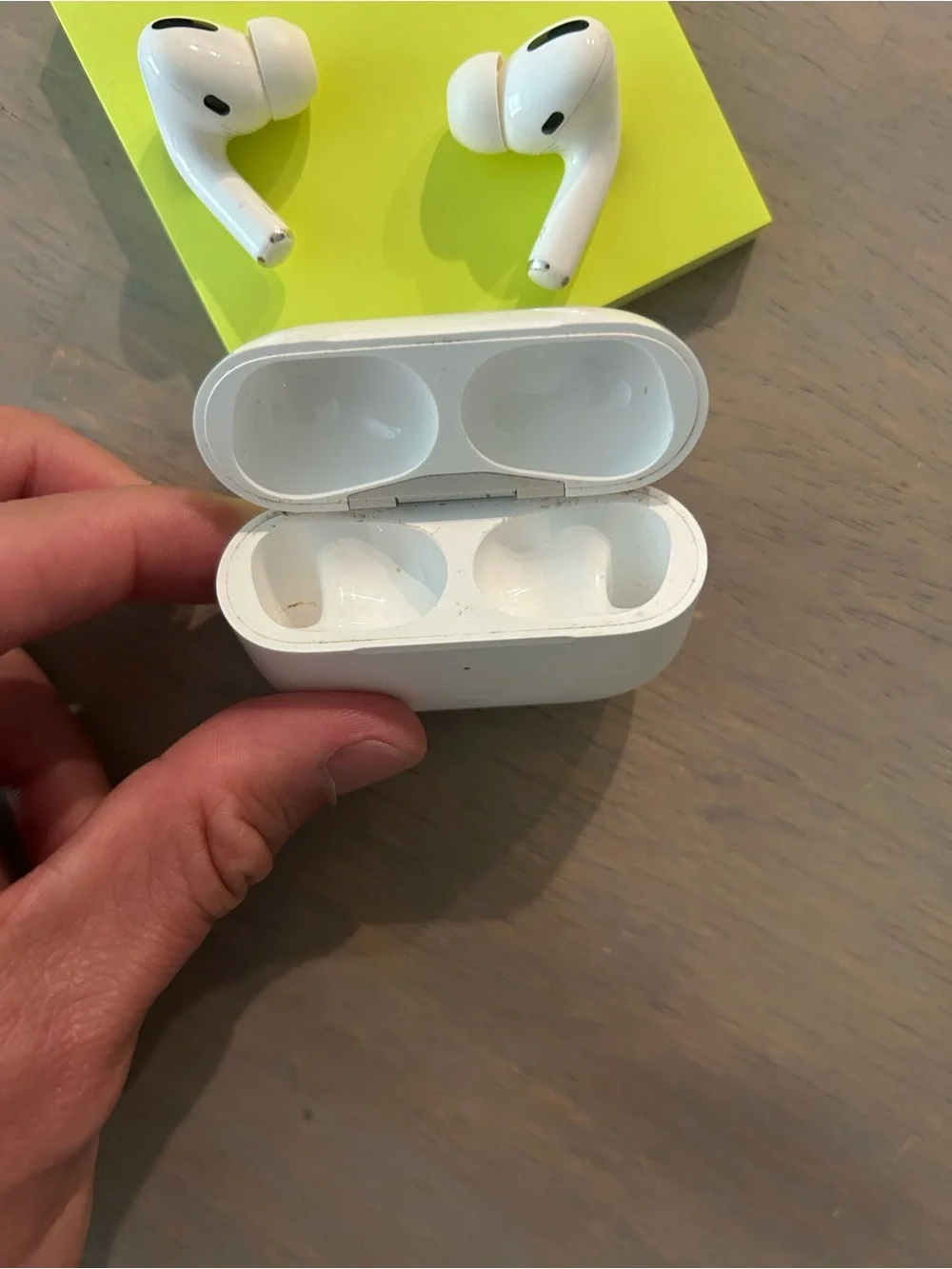 AirPod Pro - 6F21